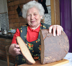 Naminė juoda duonutė Naminė juoda duonutė