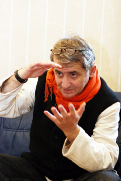 Teatro aktoriams baisiausia susilaužyti pirštus Teatro aktoriams baisiausia susilaužyti pirštus