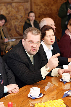 Nuo chamų iki fortepijono Nuo chamų iki fortepijono