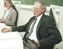 Pinigai plaukia iš universiteto Pinigai plaukia iš universiteto