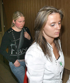 Lietuvos Valstybė turės kompensuoti seserims žalą Lietuvos Valstybė turės kompensuoti seserims žalą
