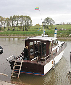 Pirtis — laive, ant vandens Pirtis — laive, ant vandens
