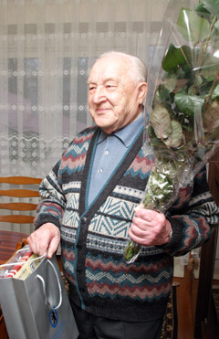 Apskritis sveikina bendraamžius Apskritis sveikina bendraamžius