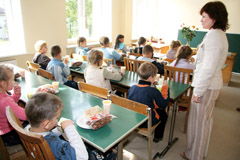 Valdžia pažaidė pradinukų maitinimu Valdžia pažaidė pradinukų maitinimu