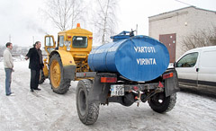 Verslininkai neturi nei vandens, nei vamzdyno Verslininkai neturi nei vandens, nei vamzdyno