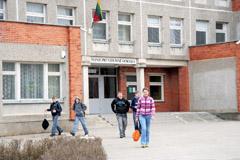 Mokyklų (ne)jungti negalima Mokyklų (ne)jungti negalima