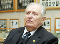 Maestro S.Sondeckis: „Parduoda viską tie niekšeliai“ Maestro S.Sondeckis: „Parduoda viską tie niekšeliai“