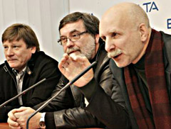 Kovo 11-osios rytą prie parlamento rūmų vyks tylos minutės akcija