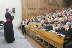 Konferencijoje — apie meilės puotą ir homoseksualų skverbimąsi į vaikų darželius Konferencijoje — apie meilės puotą ir homoseksualų skverbimąsi į vaikų darželius