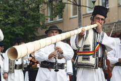 Tautų katilas kunkuliavo visą savaitgalį Tautų katilas kunkuliavo visą savaitgalį