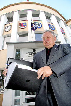Apskrities administracija ruošiasi streikui Apskrities administracija ruošiasi streikui