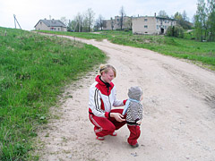 Nušalę apelsinai emigrantus parvijo namo Nušalę apelsinai emigrantus parvijo namo