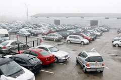 Automobilių pardavėjai nerimauja dėl kitų metų Automobilių pardavėjai nerimauja dėl kitų metų