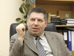 Komisaro pomėgiai — ir skaityti, ir rašyti Komisaro pomėgiai — ir skaityti, ir rašyti