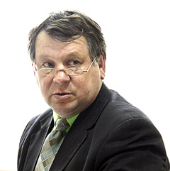 Virš direktoriaus galvos – STT Virš direktoriaus galvos – STT