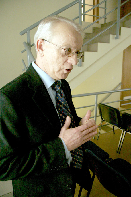 Partinė darbo birža ištikima saviems Partinė darbo birža ištikima saviems