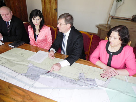 Direktoriui teks aiškintis dėl brolio sklypų Direktoriui teks aiškintis dėl brolio sklypų