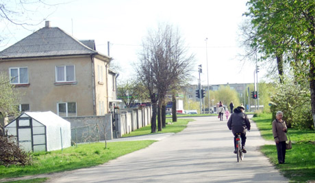 Liko neapšviesta dalis gatvės Liko neapšviesta dalis gatvės