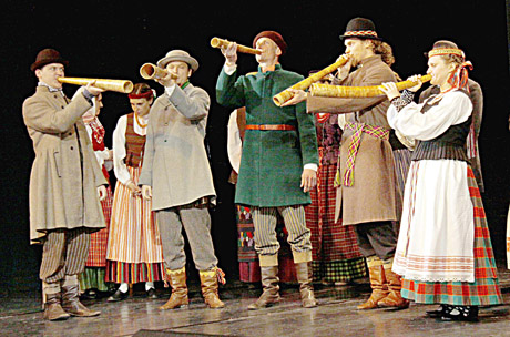 Studentų folkloro festivalis drebino Šiaulių apskritį Studentų folkloro festivalis drebino Šiaulių apskritį