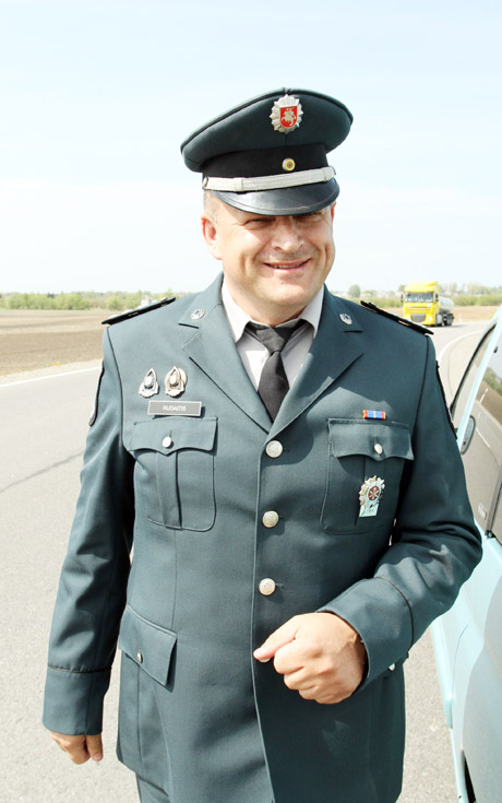 Vaizdas keliuose giedrėja, bet spektaklių netrūksta Vaizdas keliuose giedrėja, bet spektaklių netrūksta
