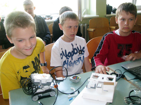 Apie robotus geriausiai išmano žeimeliečiai Apie robotus geriausiai išmano žeimeliečiai
