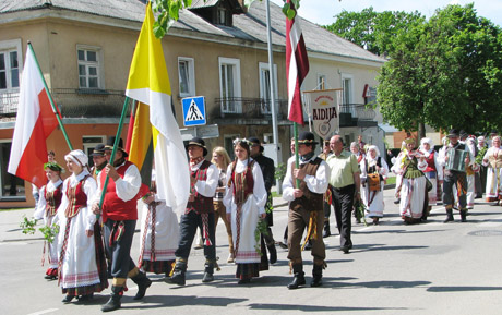 Sekminių dieną – ketvirtasis folkloro festivalis Sekminių dieną – ketvirtasis folkloro festivalis