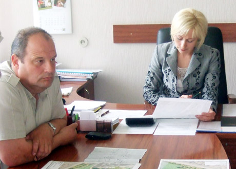 Korupcijos skandalo herojus vėl sėdi šiltoje kėdėje Korupcijos skandalo herojus vėl sėdi šiltoje kėdėje