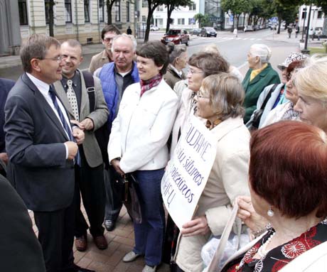 Piketuotojai įtikino Tarybos narius Piketuotojai įtikino Tarybos narius