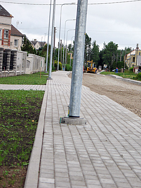 Šviestuvų stulpai – kliūtys pėstiesiems Šviestuvų stulpai – kliūtys pėstiesiems