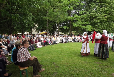 Pagerbė šeimos tradicijų tęsėjus Pagerbė šeimos tradicijų tęsėjus
