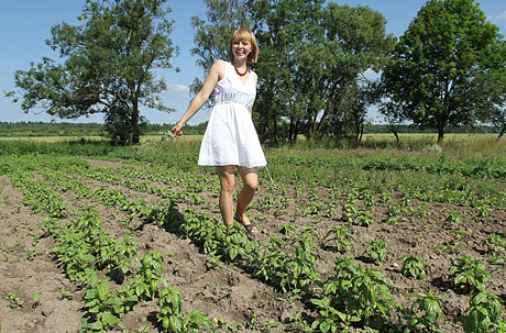 Miestietė kaime – pradedanti žolininkė ir ūkininkė Miestietė kaime – pradedanti žolininkė ir ūkininkė