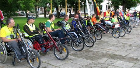 Aštuntą kartą neįgalieji leidosi į kelią Aštuntą kartą neįgalieji leidosi į kelią