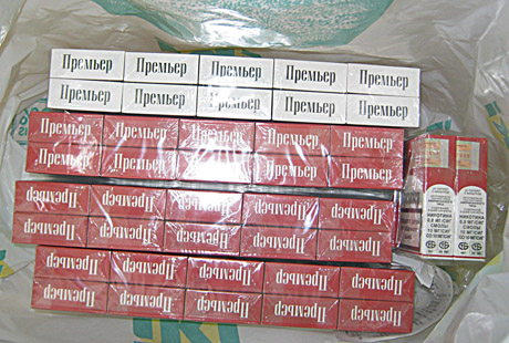 Įkliuvo su kontrabandinėmis cigaretėmis Įkliuvo su kontrabandinėmis cigaretėmis