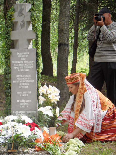 Pagerbtas žuvusių partizanų atminimas Pagerbtas žuvusių partizanų atminimas