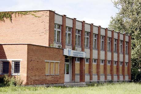 Mokyklos užkaltais langais Mokyklos užkaltais langais