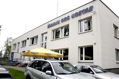 Į oro uostą – šimtai milijonų litų Į oro uostą – šimtai milijonų litų