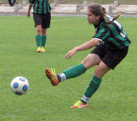 Pirmoji futbolininkių pergalė – čempionato pabaigoje Pirmoji futbolininkių pergalė – čempionato pabaigoje