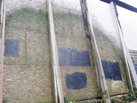 Ant sinagogos sienos – vandalų užrašai Ant sinagogos sienos – vandalų užrašai