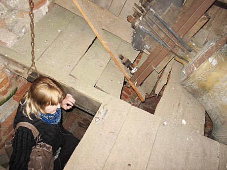 Varpą Eliją laiko tik Dievo pirštelis