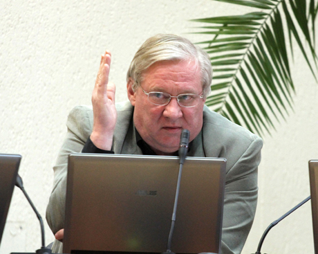 Sužlugo planas nugriauti tvorą, kurios nėra Sužlugo planas nugriauti tvorą, kurios nėra