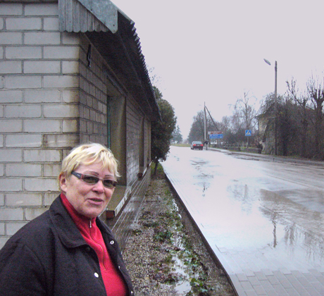 Gatvės vanduo skandina ir pūdo namą Gatvės vanduo skandina ir pūdo namą