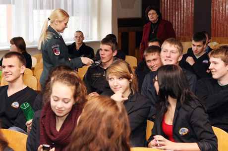 Pareigūnai susitiko su vienuoliktokais Pareigūnai susitiko su vienuoliktokais