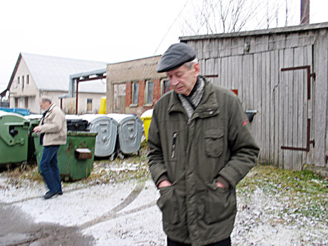 Komunalininkai šunyčius parsivežė nugalabyti Komunalininkai šunyčius parsivežė nugalabyti