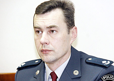 Ar nedrausmingam pėsčiajam konfiskuoti batus? Ar nedrausmingam pėsčiajam konfiskuoti batus?