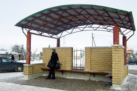 Šeduviai šąla laukdami autobusų Šeduviai šąla laukdami autobusų