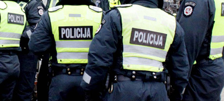Smurtu – prieš policininkus Smurtu – prieš policininkus