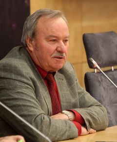 Kur saugu laikyti pinigus, kai nuolat uždaromi bankai? Kur saugu laikyti pinigus, kai nuolat uždaromi bankai?