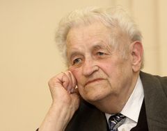Kalbininkas: jeigu būsime bestuburiai, turėsime didelių bėdų Kalbininkas: jeigu būsime bestuburiai, turėsime didelių bėdų