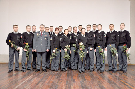 Priesaikos žodžius tarė policijos naujokai Priesaikos žodžius tarė policijos naujokai