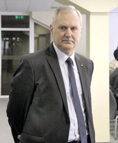 Direktorius „Boso taisyklių“ nepaiso Direktorius „Boso taisyklių“ nepaiso